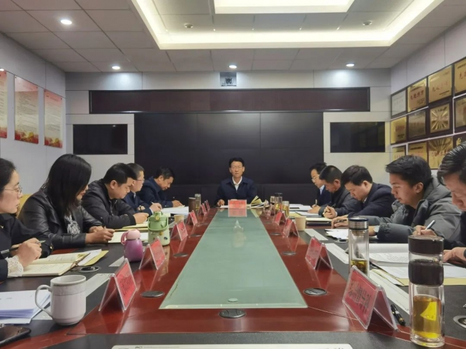 市委政法委召開月調(diào)度評議工作會議